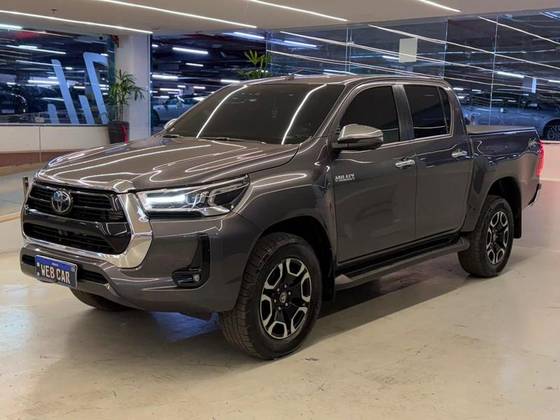 TOYOTA HILUX 2.8 D-4D TURBO DIESEL CD SRX 4X4 AUTOMÁTICO TOYOTA HILUX 2.8 D-4D TURBO DIESEL CD SRX 4X4 AUTOMÁTICO